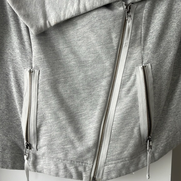 Cropped jacket - Picture 4 of 7